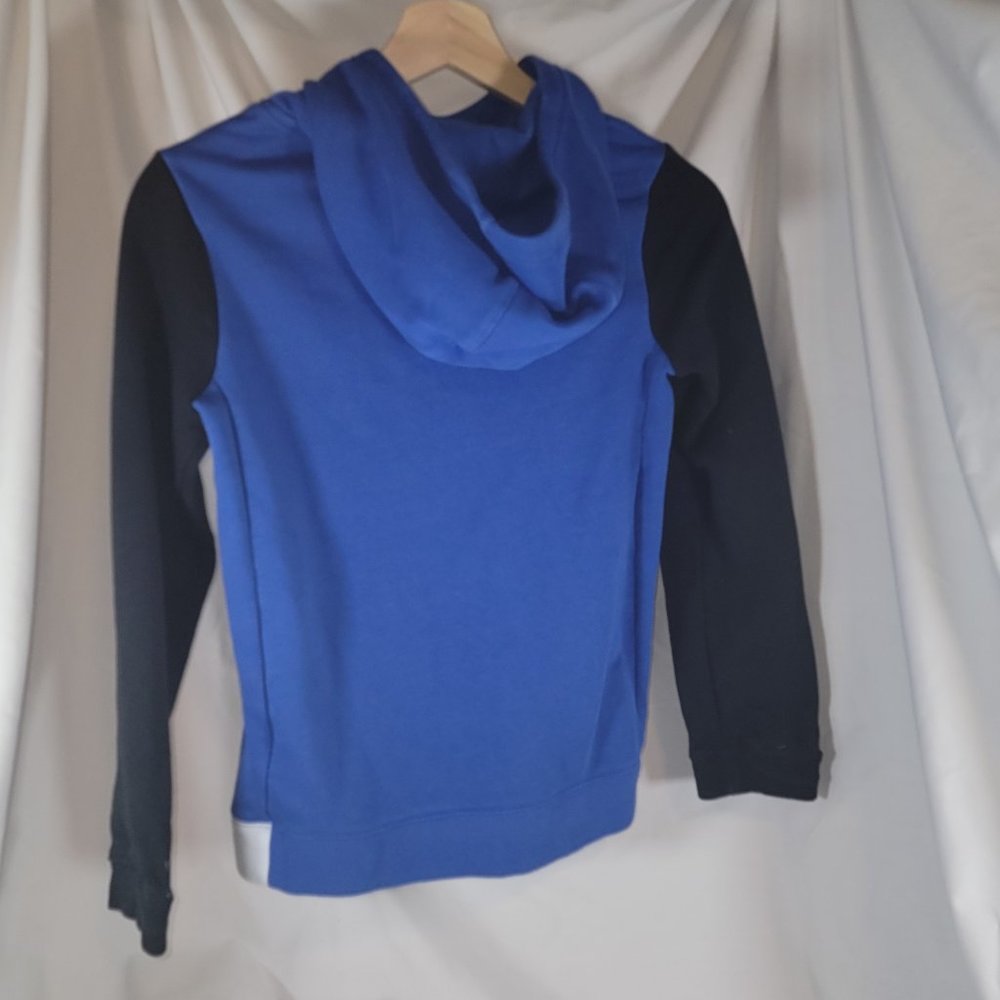 Nike Youth Hoodie with pockets - Size Medium - Like New - Picture 2 of 4